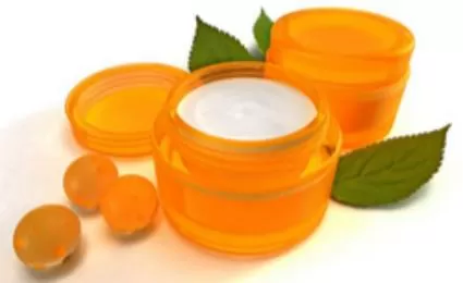 The Difference between Plastic Bottles and Glass Bottles for Cosmetics