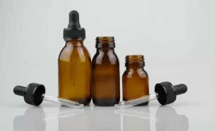 Which Are Better for Containing the Cosmetics, Glass Bottles or Plastic Bottles?